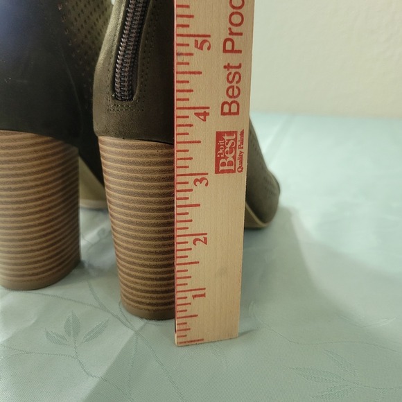 Report Women's Olive Green Lace Up Heels Size 7.5 - Picture 9 of 9